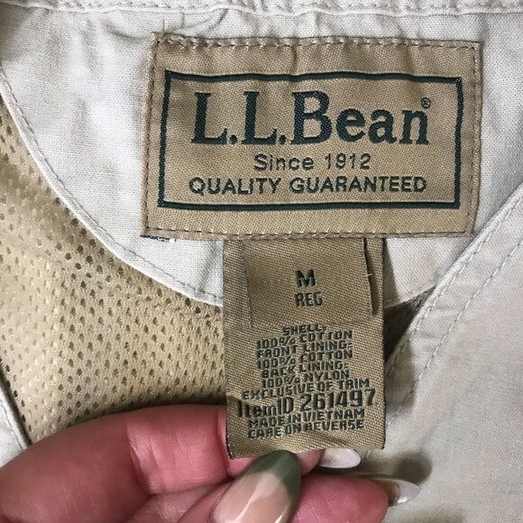 L.L. BEAN - MEN'S MEDIUM -BEIGE SAFARI TRAVEL FISHING PHOTOGRAPHY VEST - Picture 7 of 8